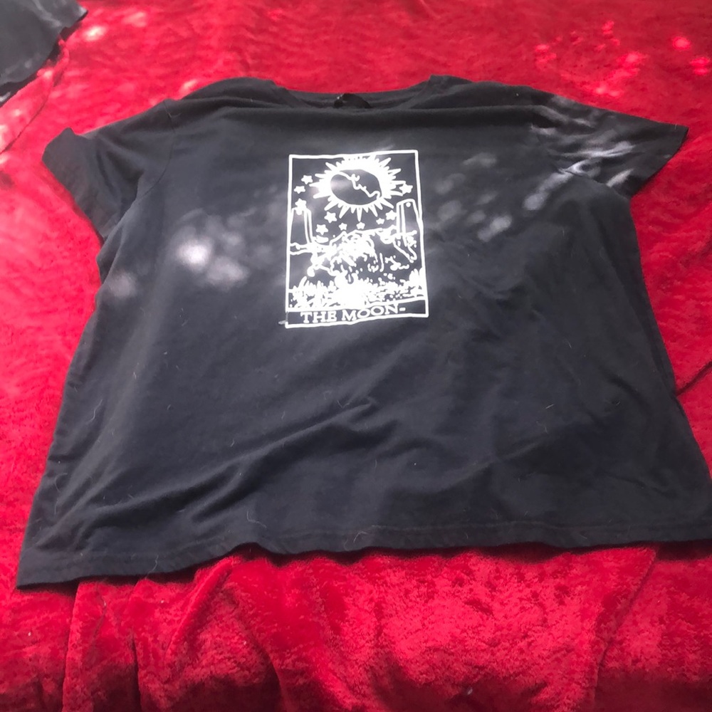 Black T-shirt with moon tarot